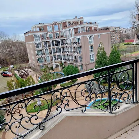 Izida Palace Garden Oasis Daire *