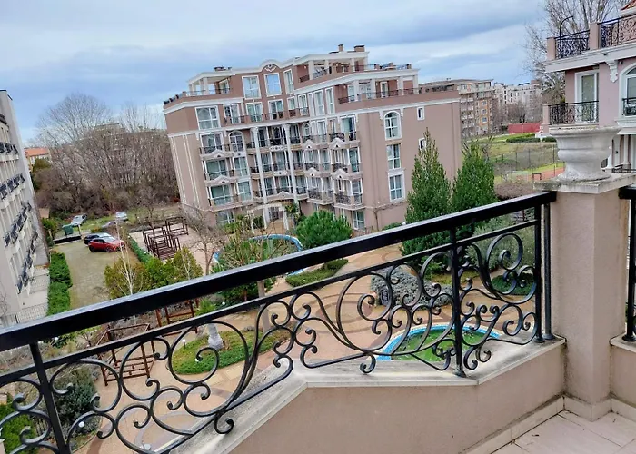 Izida Palace Garden Oasis Daire *