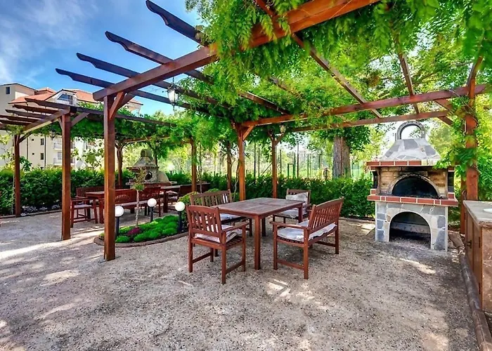 Izida Palace Garden Oasis